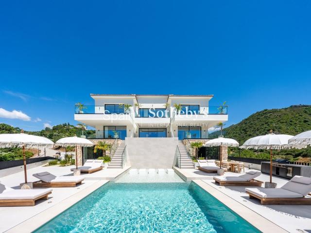 Villa contemporánea rodeada de naturaleza dentro de la comun. 668m² Benahavís