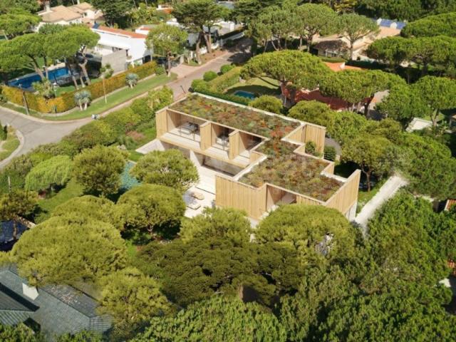 Villa contemporânea única no coração da Quinta da Marinha Sul em Cascais