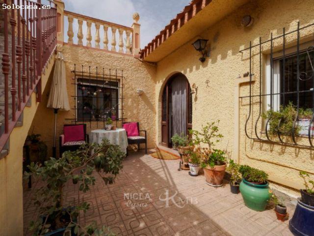 Villa con 2 dormitorios y piscina en Águilas Murcia