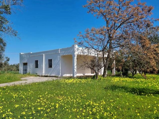 Villa con 2 Letti e Giardino feg.669 137m² Oria