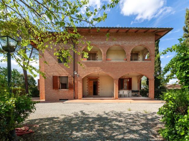 Villa con 5 camere, garage e giardino a Montepulciano Stazio. 293m² Montepulciano stazione