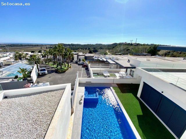 VILLA CON 8 DORMITORIOS, 8 BAÑOS Y PISCINA PRIVADA EN SAN MIGUEL DE SALINAS. Propiedad exclusiva en
