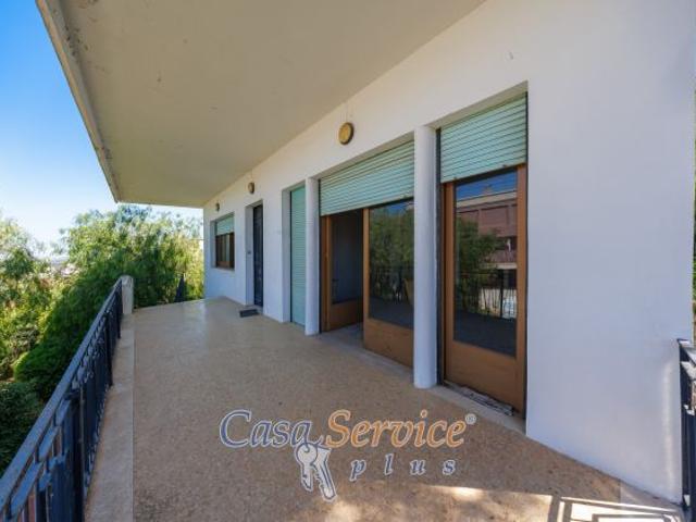 Villa con ampi spazi esterni