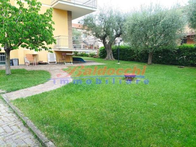 VILLA CON AMPIO GIARDINO