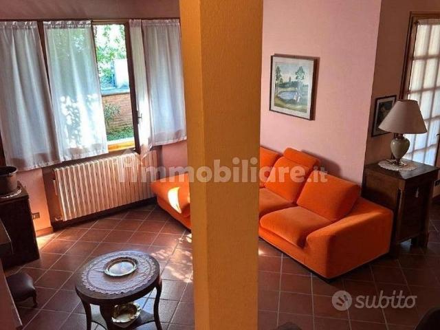 Villa con ampio giardino