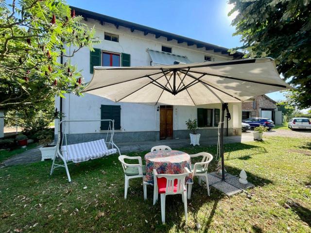 Villa con box a Oviglio