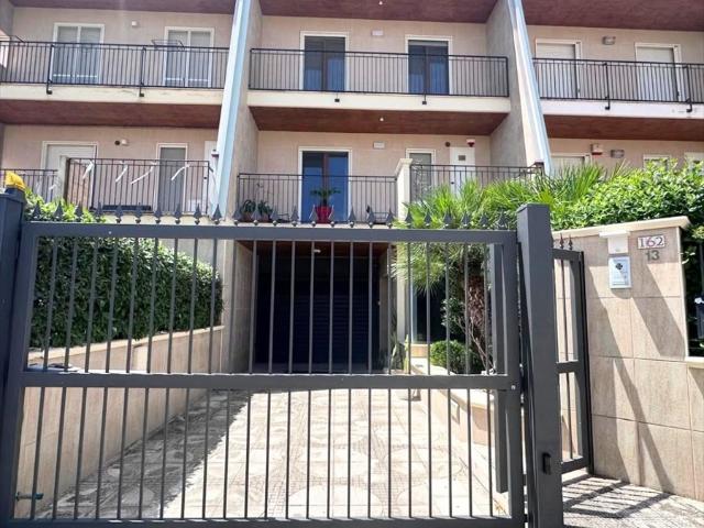 Villa con box, Altamura via bari