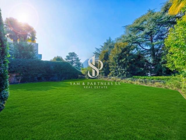 Villa con giardino