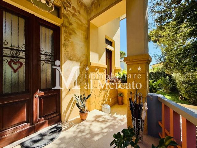 Villa con giardino, Camaiore lido di