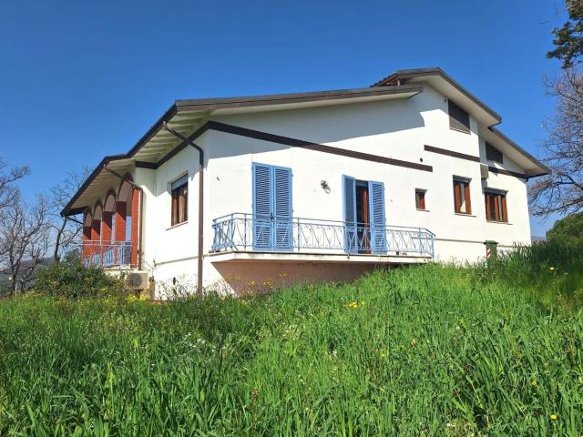 Villa con giardino, Capannori san gennaro
