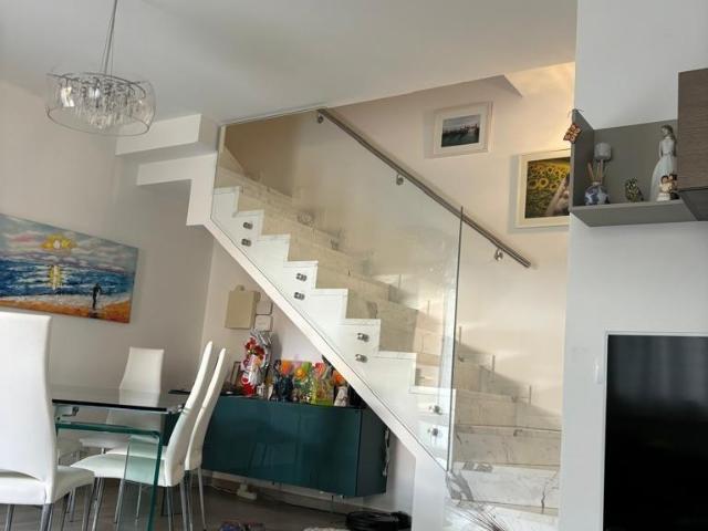 Villa con giardino, Carrara marina di