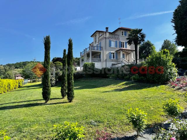 Villa con giardino a Arona