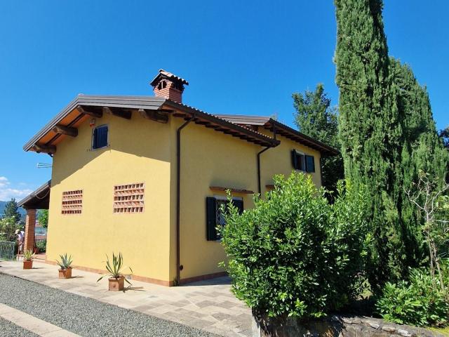 Villa con giardino a Aulla
