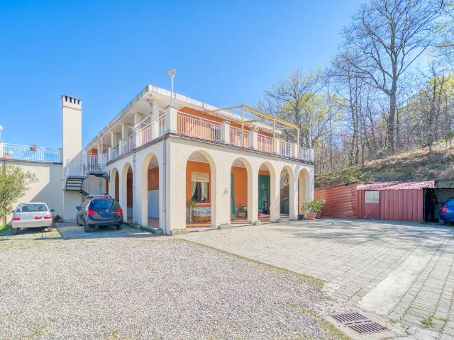Villa con giardino a Baldissero Torinese