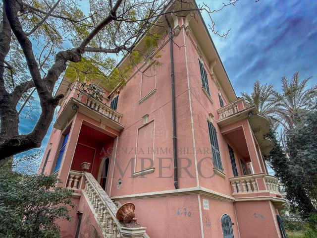 Villa con giardino a Bordighera
