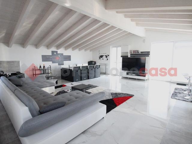 Villa con giardino a Brembate