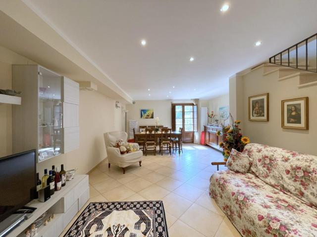 Villa con giardino a Camaiore