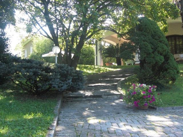 Villa con giardino a Camaiore