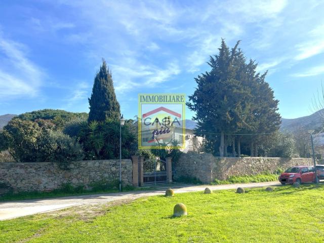 Villa con giardino a Calci