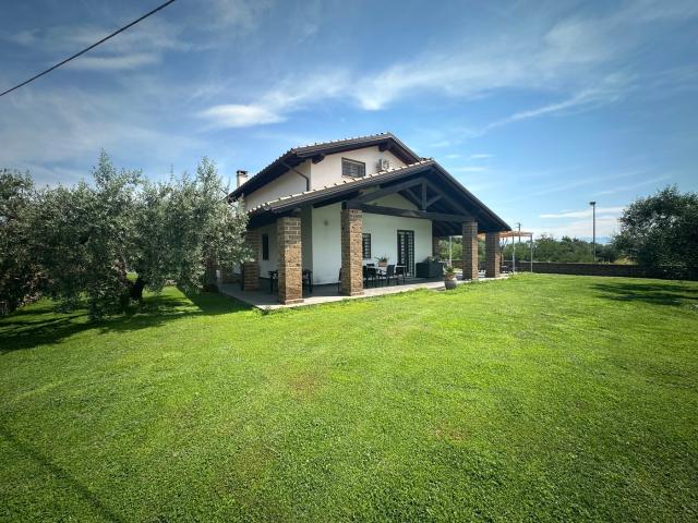 Villa con giardino a Civita Castellana