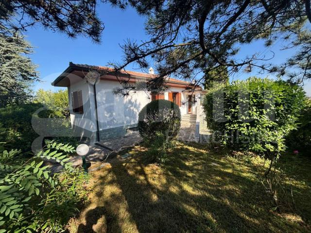Villa con giardino a Colli Verdi