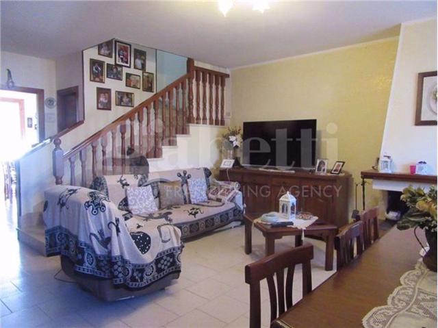 Villa con giardino a Gavorrano