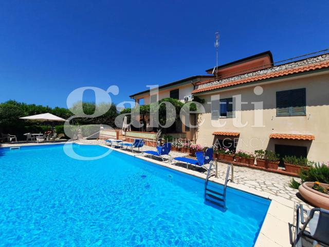 Villa con giardino a Giugliano in Campania
