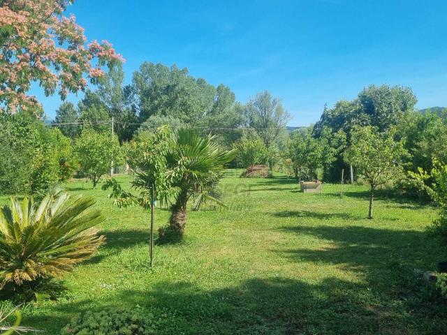 Villa con giardino a Lucca