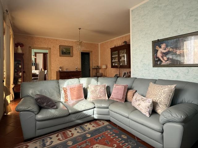 Villa con giardino a Massa