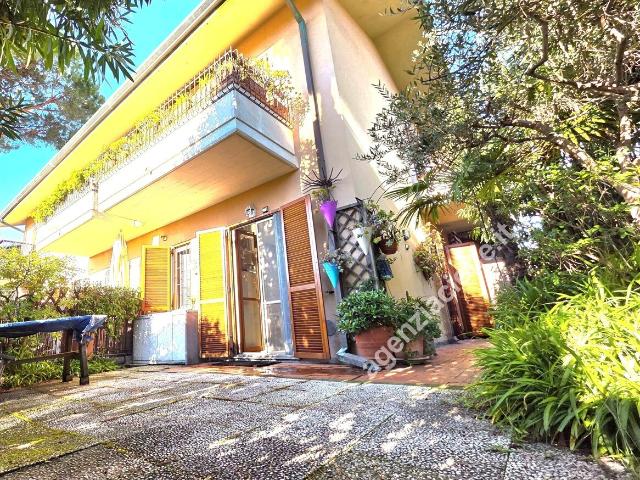 Villa con giardino a Massa