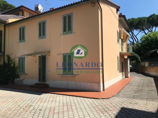 Villa con giardino a Montecatini Terme