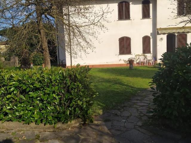 Villa con giardino a Montopoli in Val d'Arno