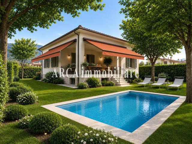 Villa con giardino a Pietrasanta