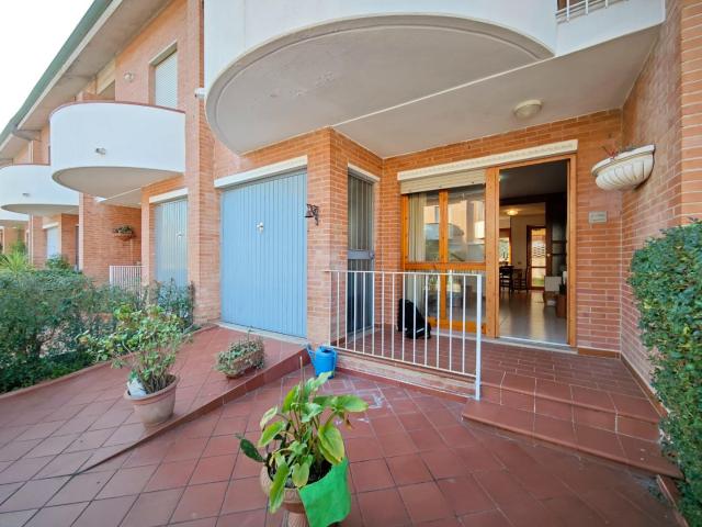 Villa con giardino a Ponsacco