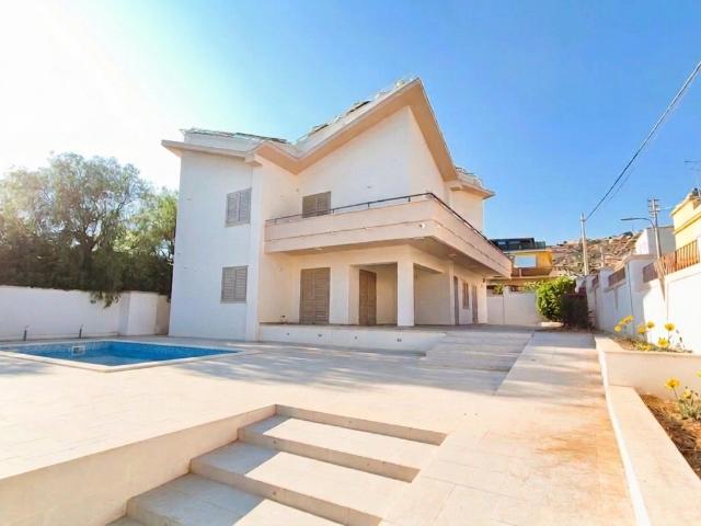 Villa con giardino a Porto Empedocle