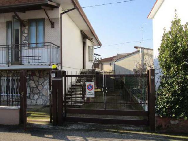 Villa con giardino a San Giovanni Lupatoto