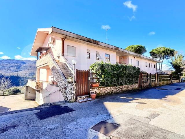 Villa con giardino a Segni