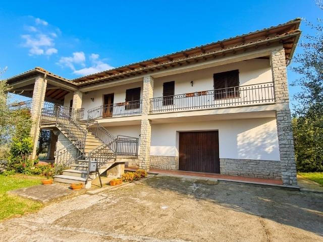 Villa con giardino a Sinalunga