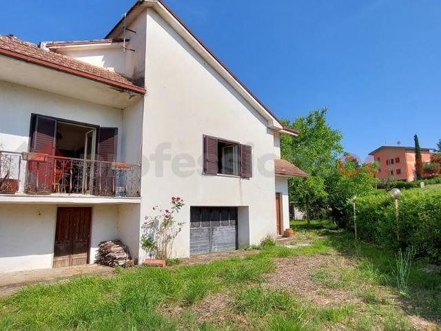 Villa con giardino a Sora