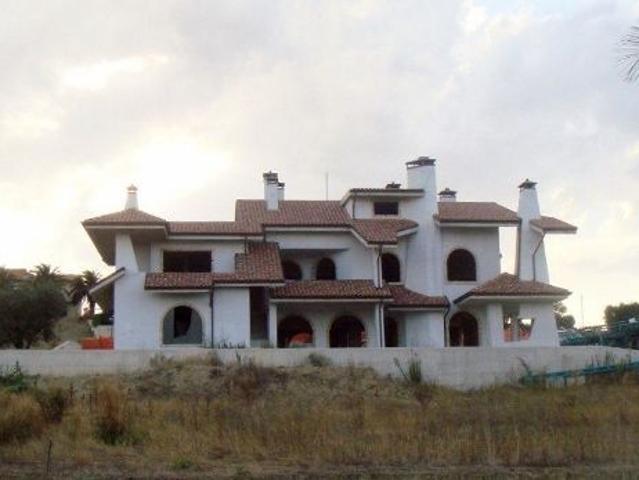 Villa con giardino a Spinetoli