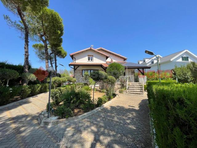 Villa con giardino a Statte