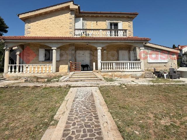 Villa con giardino a Statte