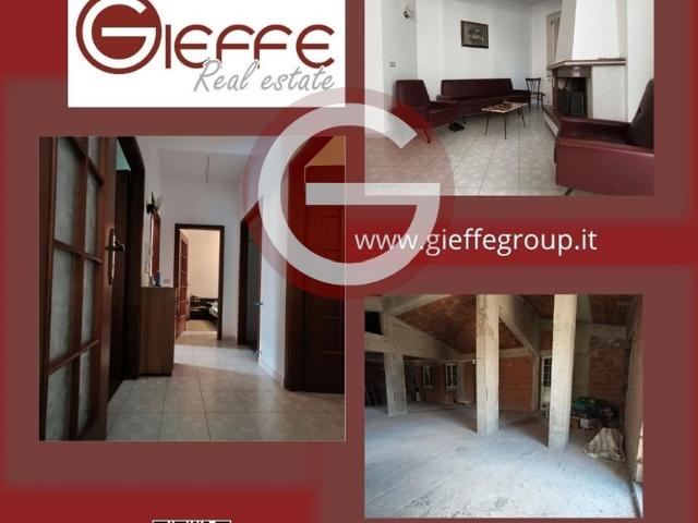 Villa con giardino, Anoia zona semicentrale