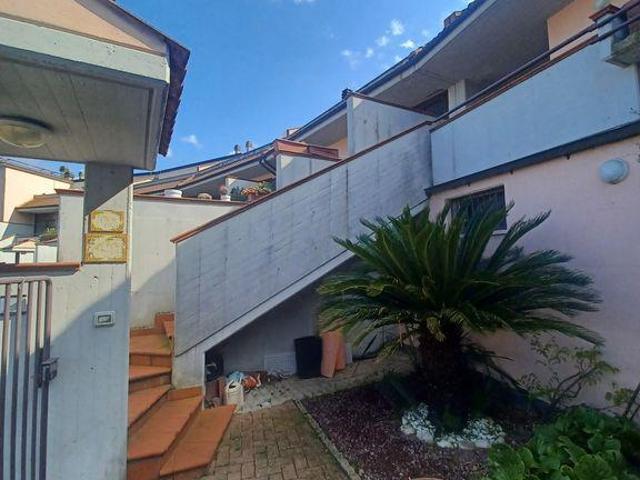 Villa con giardino, Ascoli Piceno lisciano