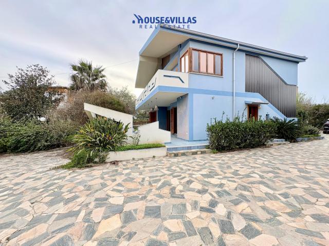 Villa con giardino in affitto a Lido di Noto