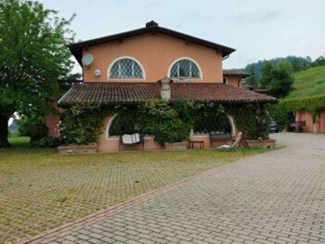Villa con giardino in localita villa monterosso 53, Stazzano