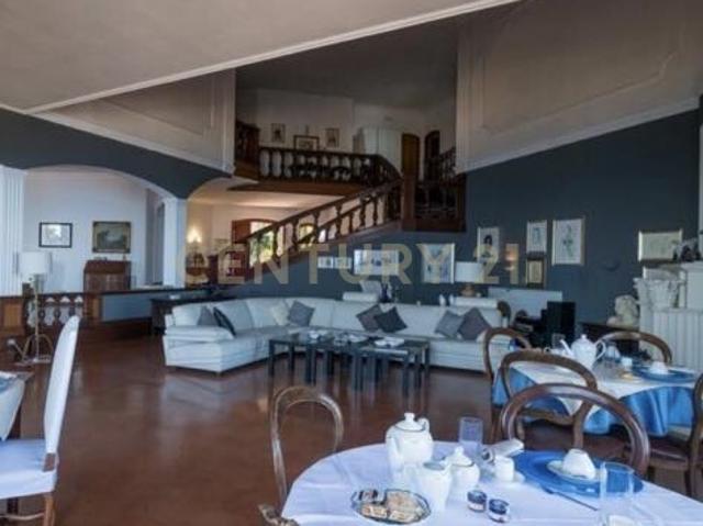 Villa con giardino in manzella sn, Aci Castello
