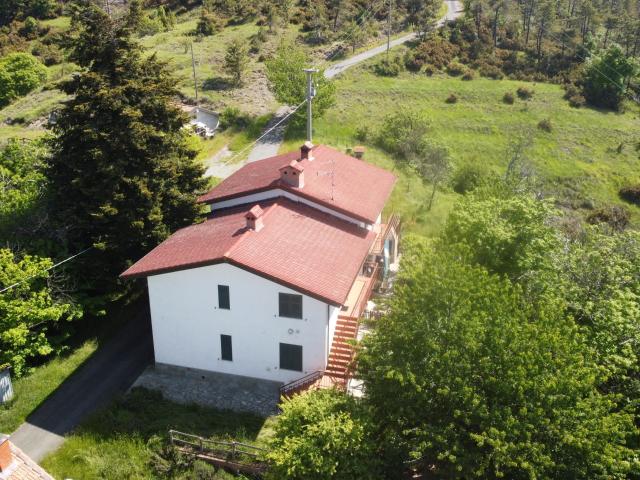 Villa con giardino in sp210 117, Ponzone