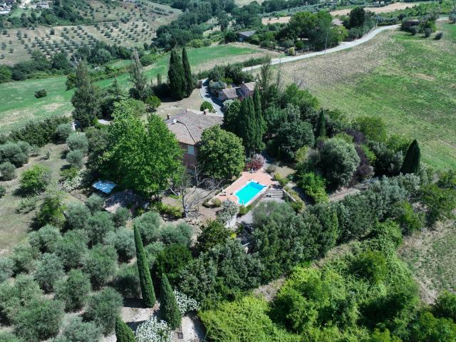 Villa con giardino in strada di collevaglione, Narni