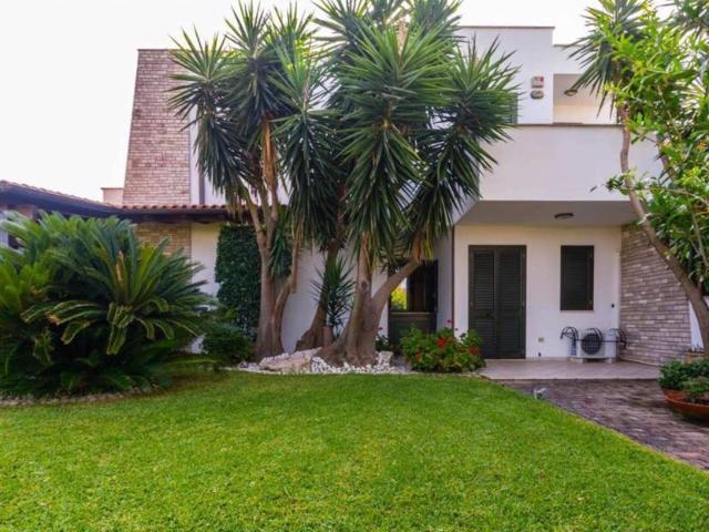 Villa con giardino in strada provinciale 35, Carovigno